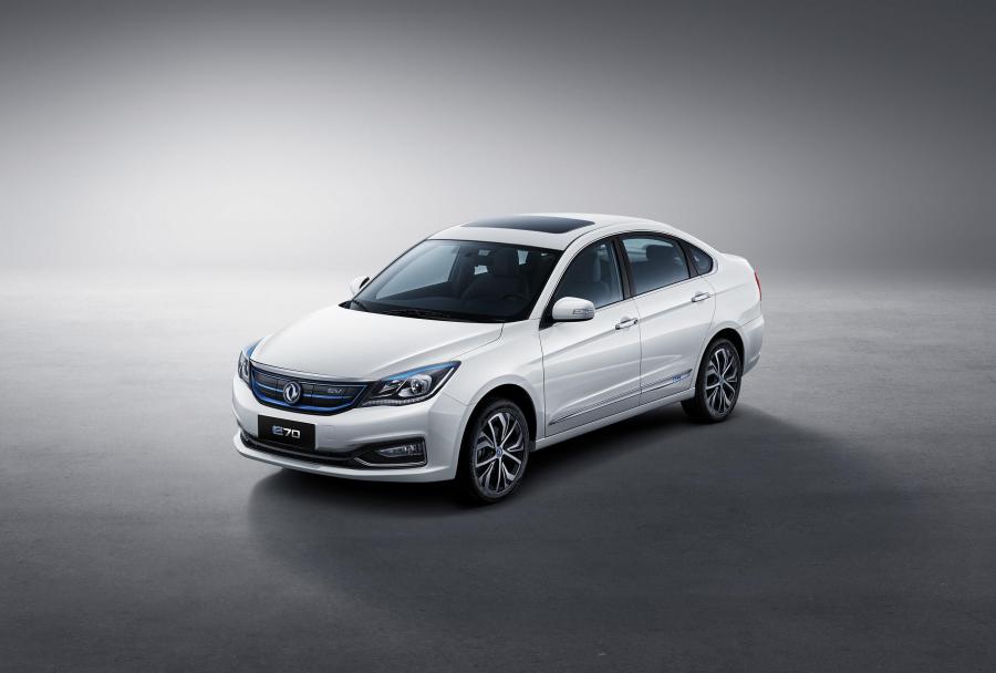  DongFeng Aeolus E70 2017 года  (фото 5 из 9)